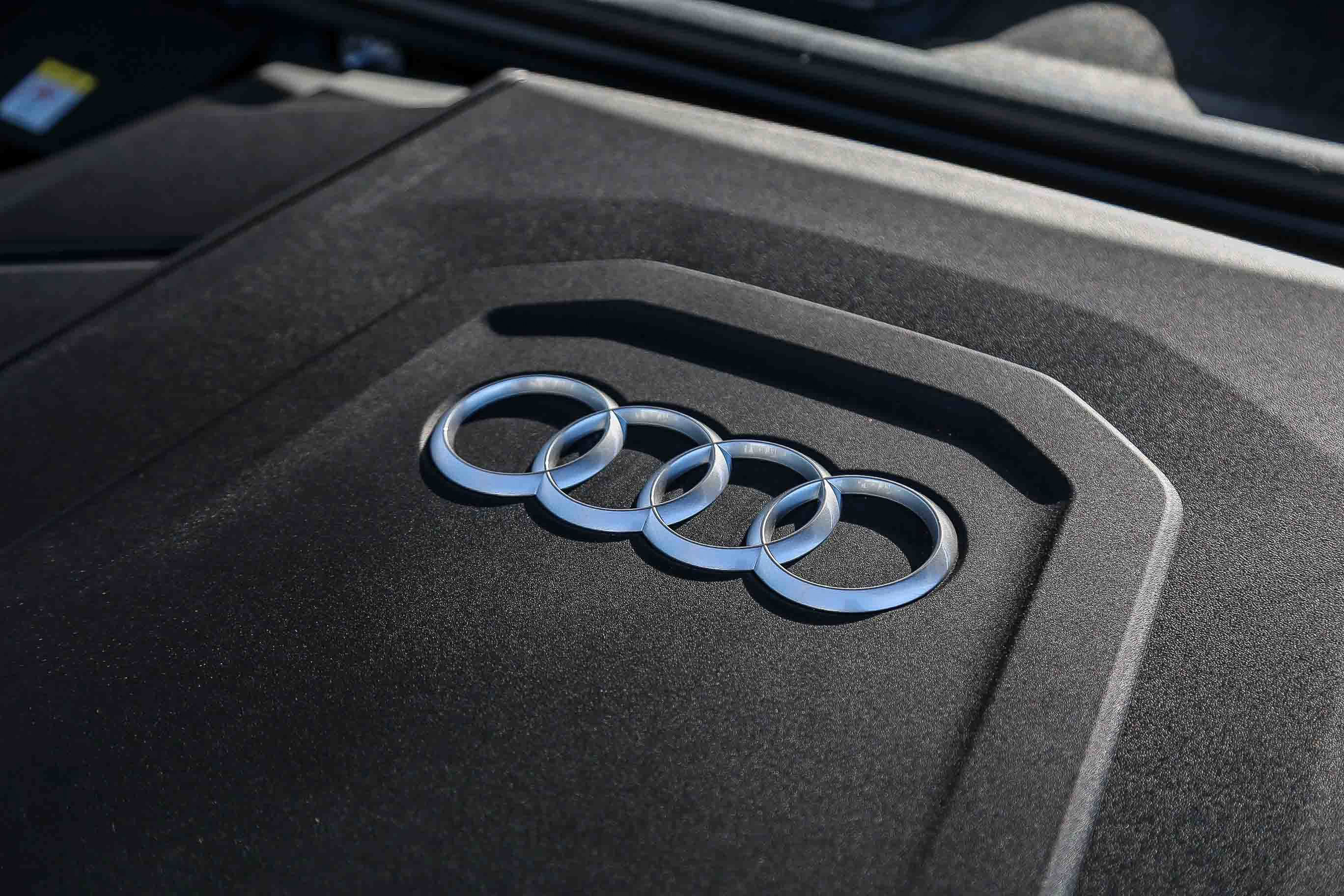 Used 2023 Audi Q8 Premium image 35