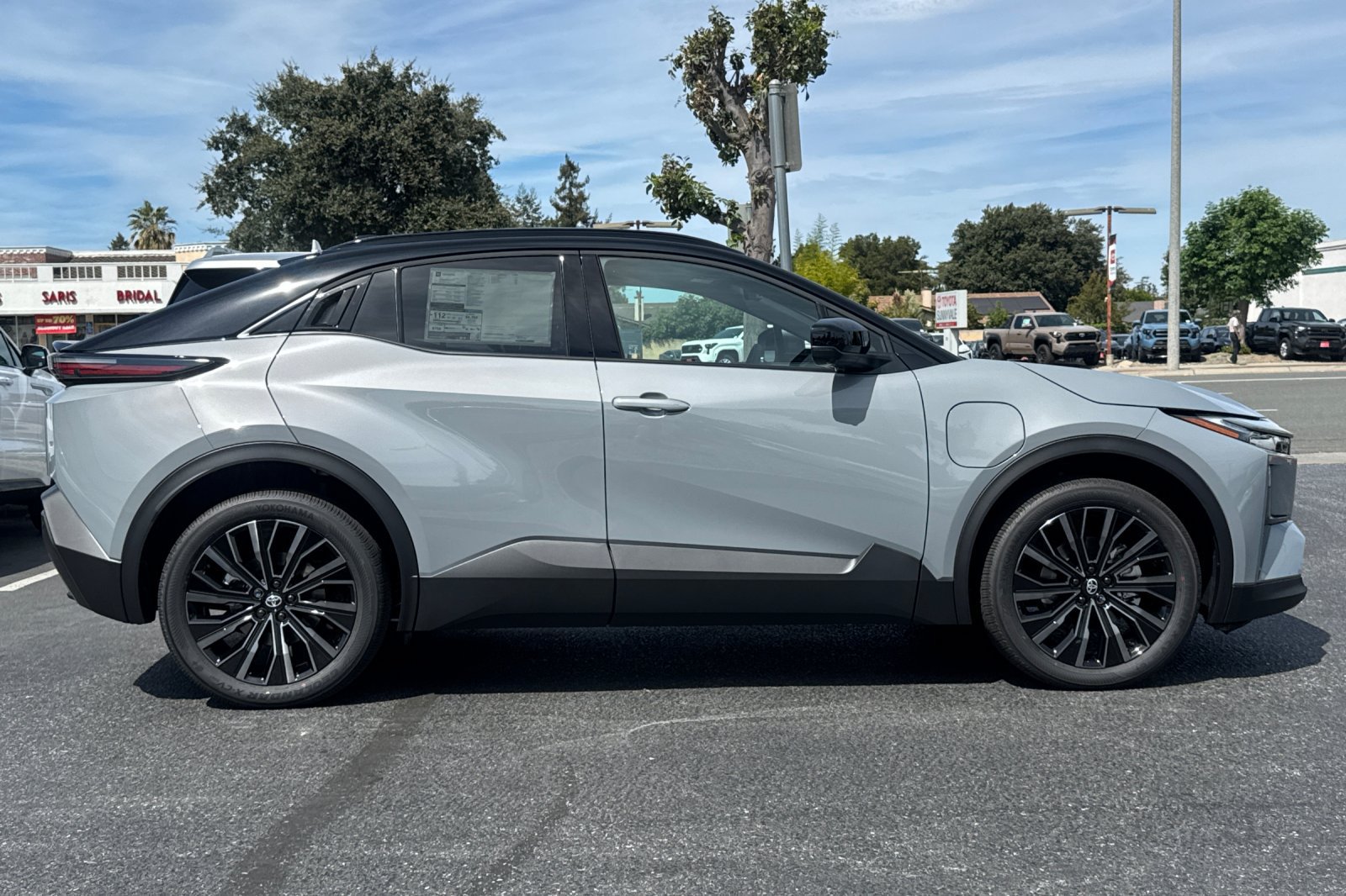 New 2026 Toyota C-HR AWD/4WD image 9