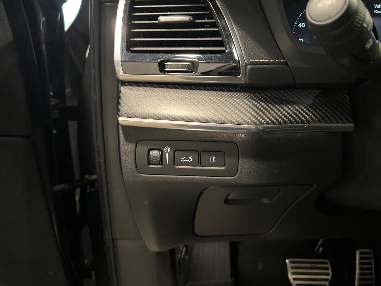 Used 2020 Volvo XC90 T8 R-Design w/ Protection Package Premier image 15