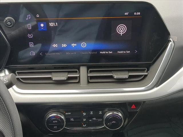 Certified 2025 Chevrolet Trax LT image 19