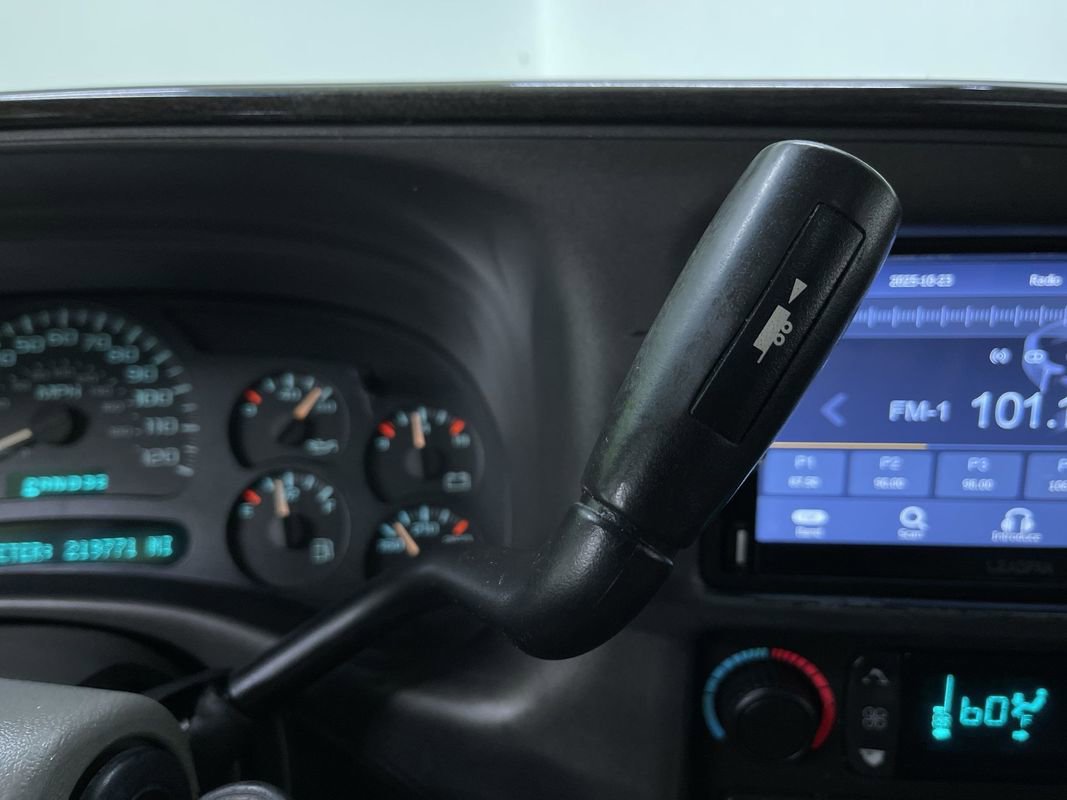 Used 2003 GMC Yukon Denali image 24