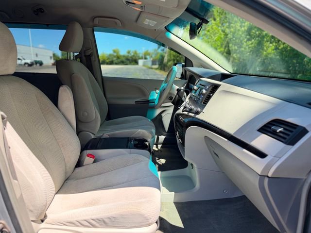 Used 2012 Toyota Sienna LE FWD image 20