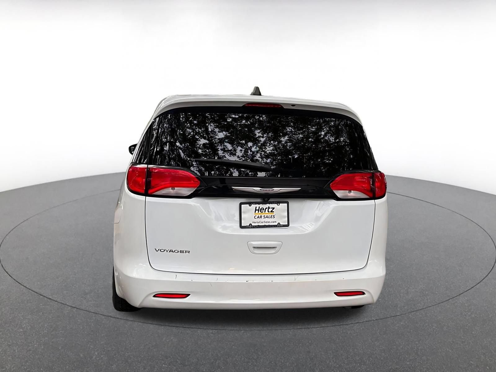 Used 2023 Chrysler Voyager LX FWD image 10