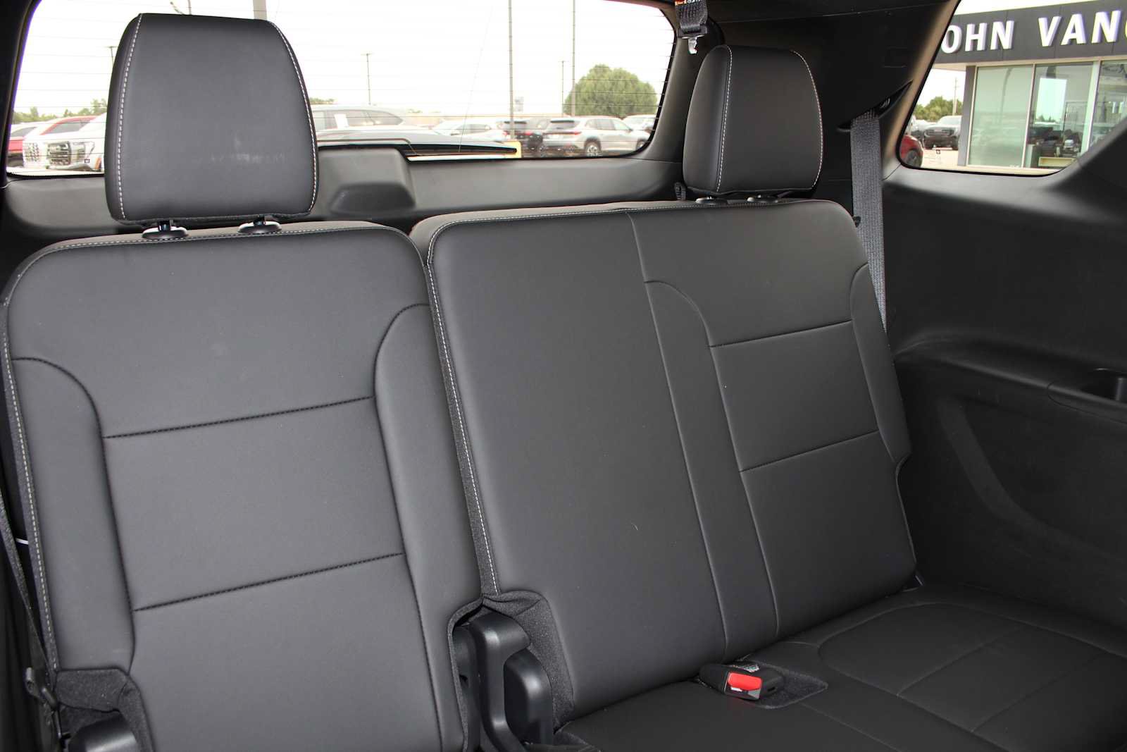 Used 2023 Chevrolet Traverse LT FWD image 25