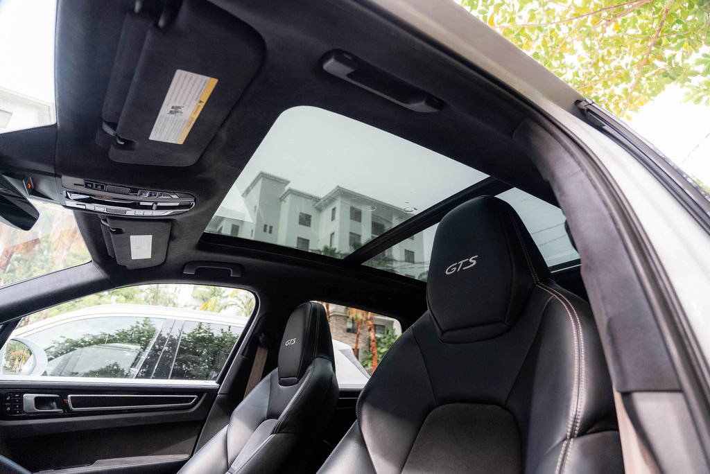 Used 2021 Porsche Cayenne GTS AWD/4WD image 55