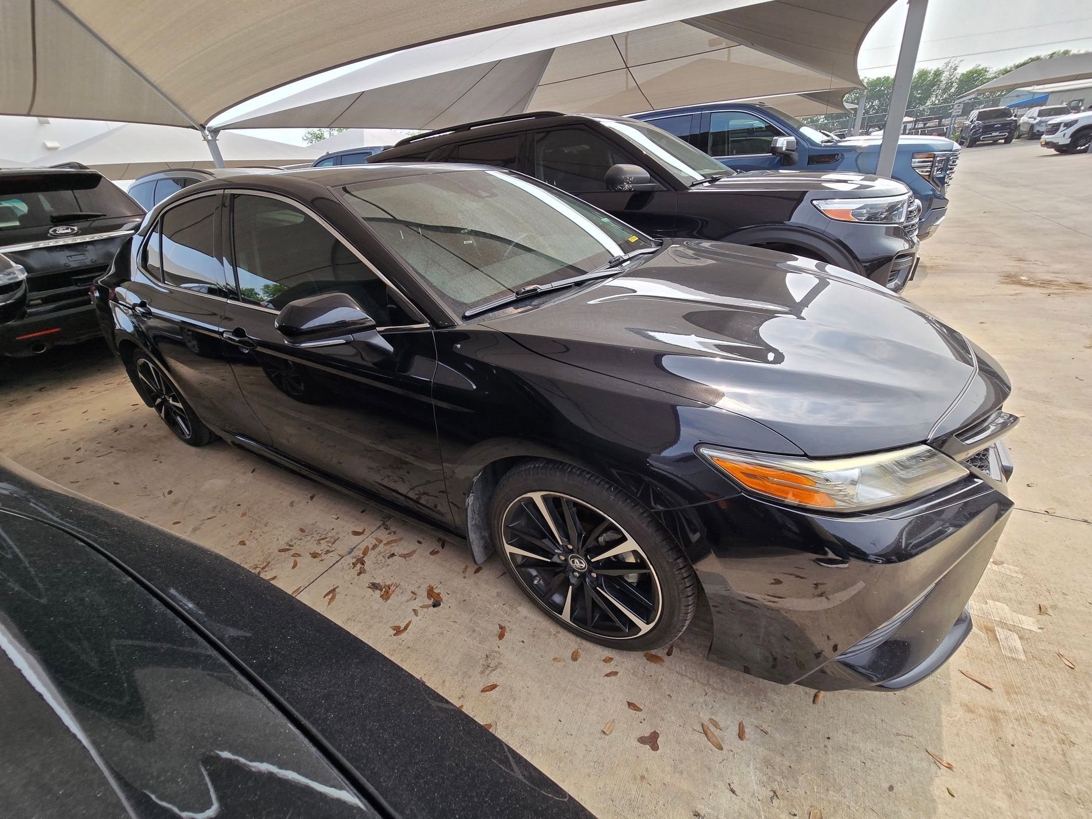 Used 2019 Toyota Camry XSE FWD image 9