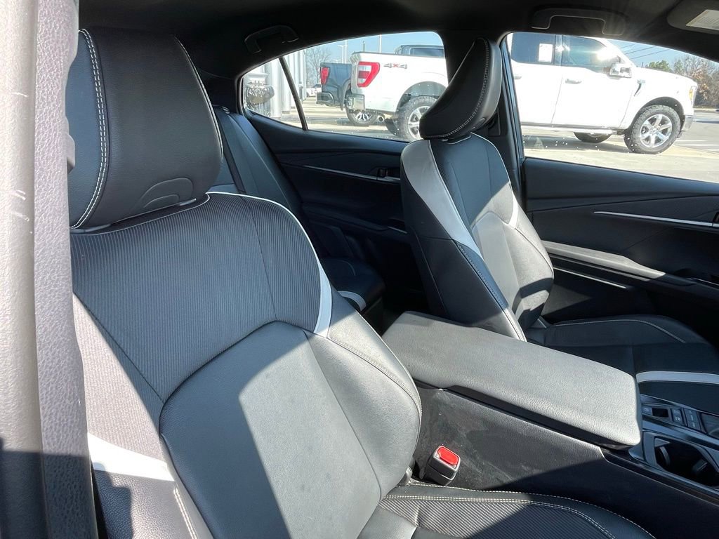 Used 2025 Toyota Camry SE image 27
