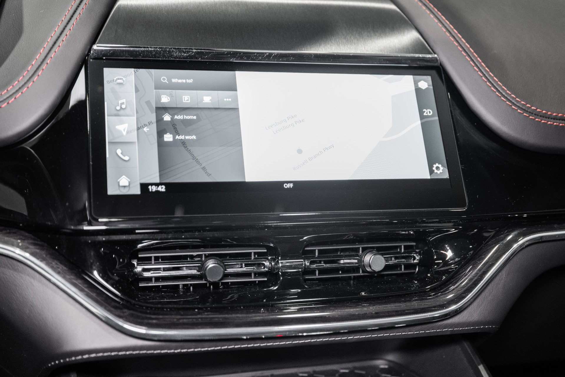 New 2026 Aston Martin DBX 707 image 28