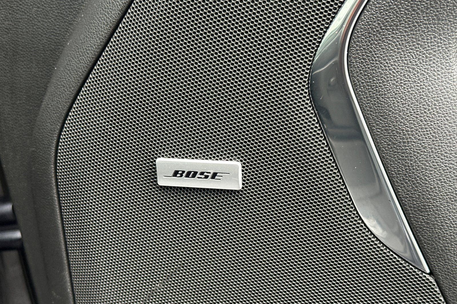 Used 2022 Chevrolet Tahoe Z71 w/ Luxury Package image 40