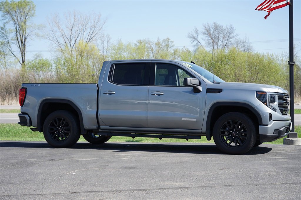 Used 2024 GMC Sierra 1500 Elevation image 2