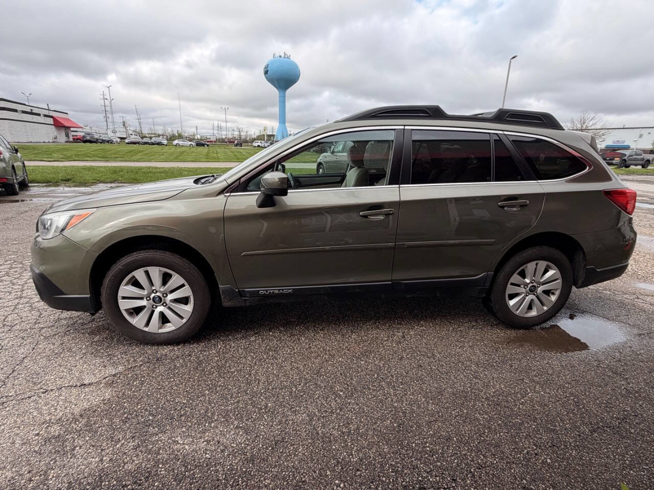 Used 2015 Subaru Outback 2.5i Premium AWD/4WD image 8