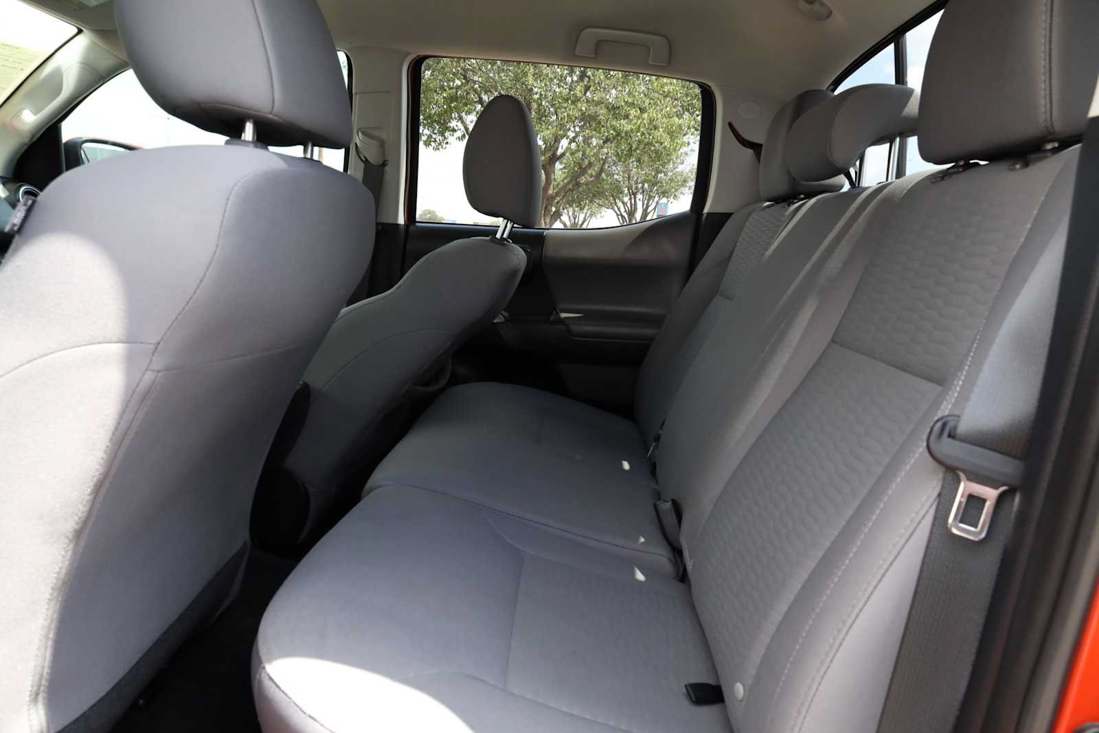 Used 2017 Toyota Tacoma SR5 RWD image 35
