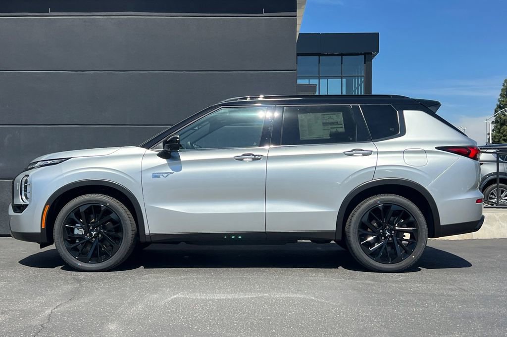 New 2025 Mitsubishi Outlander SEL Black Edition image 8