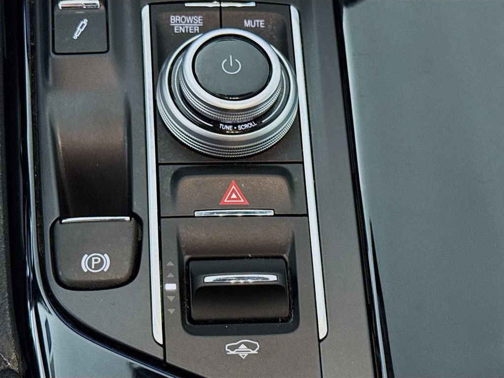Used 2022 Maserati Levante GT AWD/4WD image 12