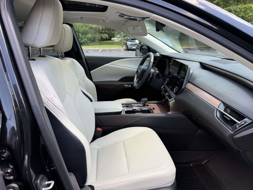 Used 2023 Lexus RX 350 Premium Plus w/ Accessory Package AWD/4WD image 15