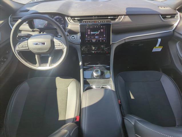 New 2025 Jeep Grand Cherokee Altitude image 12