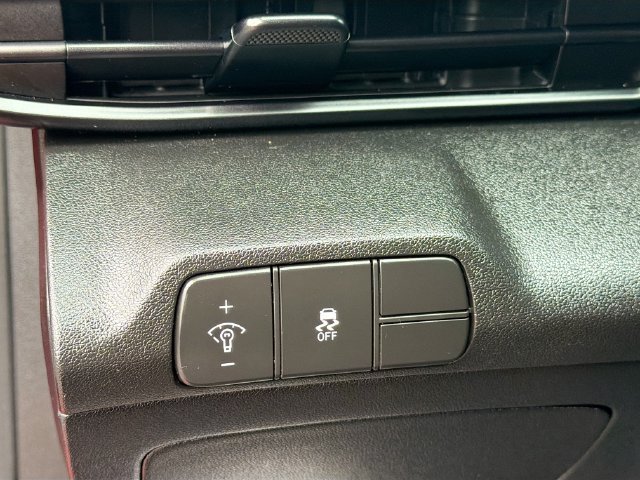 Certified 2026 Hyundai Elantra Sport FWD image 11