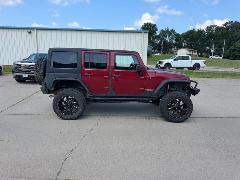 Used 2012 Jeep Wrangler Unlimited Rubicon w/ Connectivity Group AWD/4WD image 2