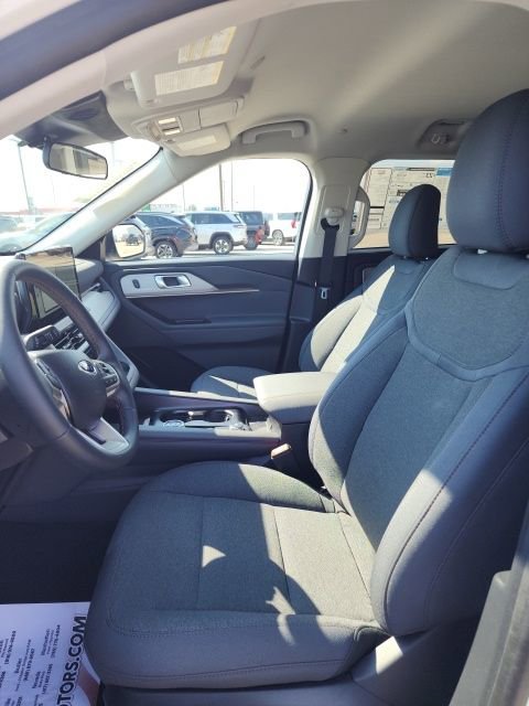 Used 2025 Ford Explorer Active image 18