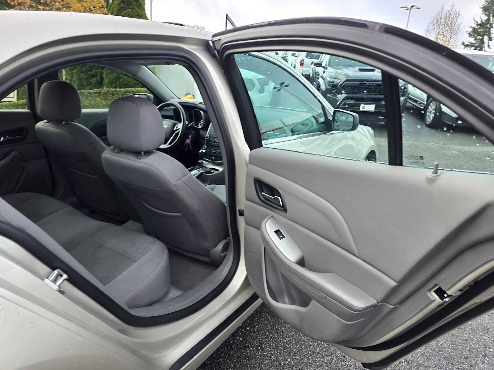 Used 2014 Chevrolet Malibu LS image 14