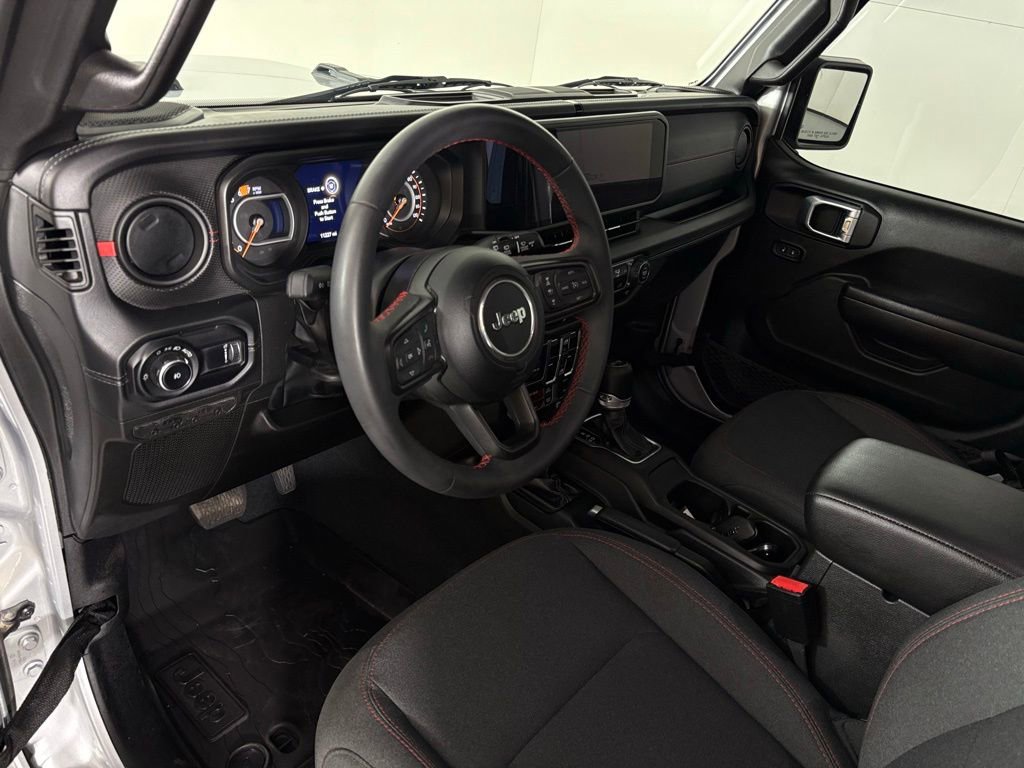 Used 2024 Jeep Wrangler Unlimited Rubicon AWD/4WD image 19