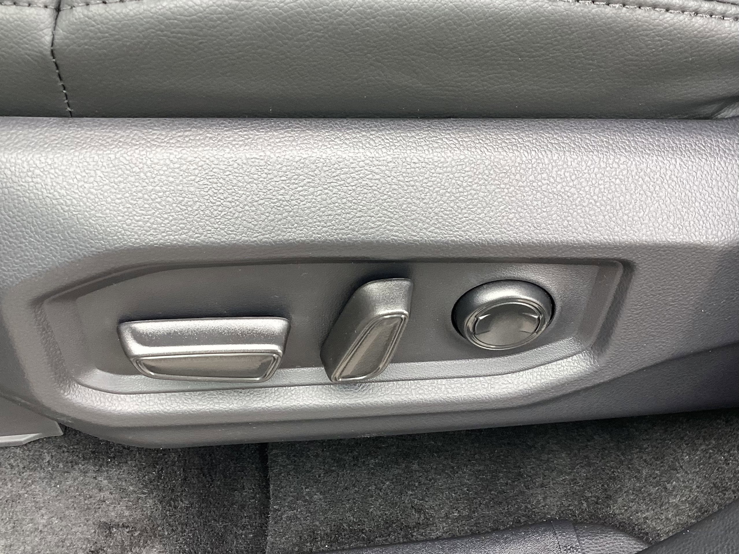 New 2025 Toyota Tundra Limited image 27