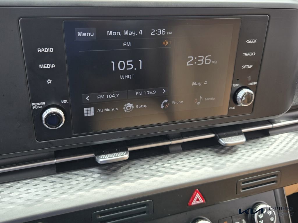 Used 2023 Kia Carnival LX FWD image 21