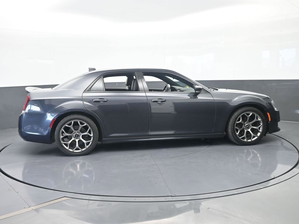 Used 2018 Chrysler 300 S w/ 300S Premium Group RWD image 7