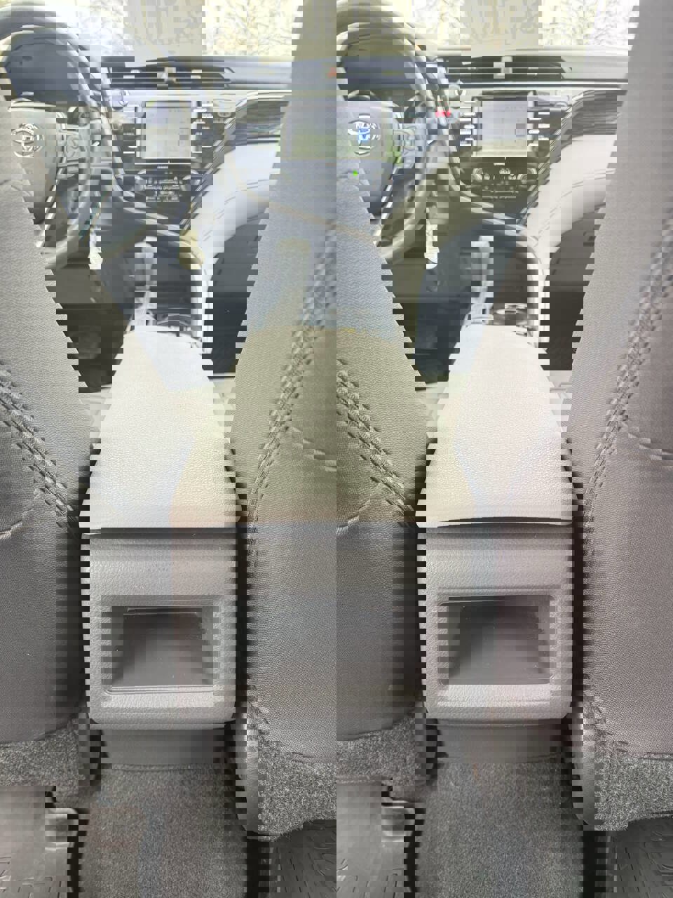 Used 2020 Toyota Camry LE image 14