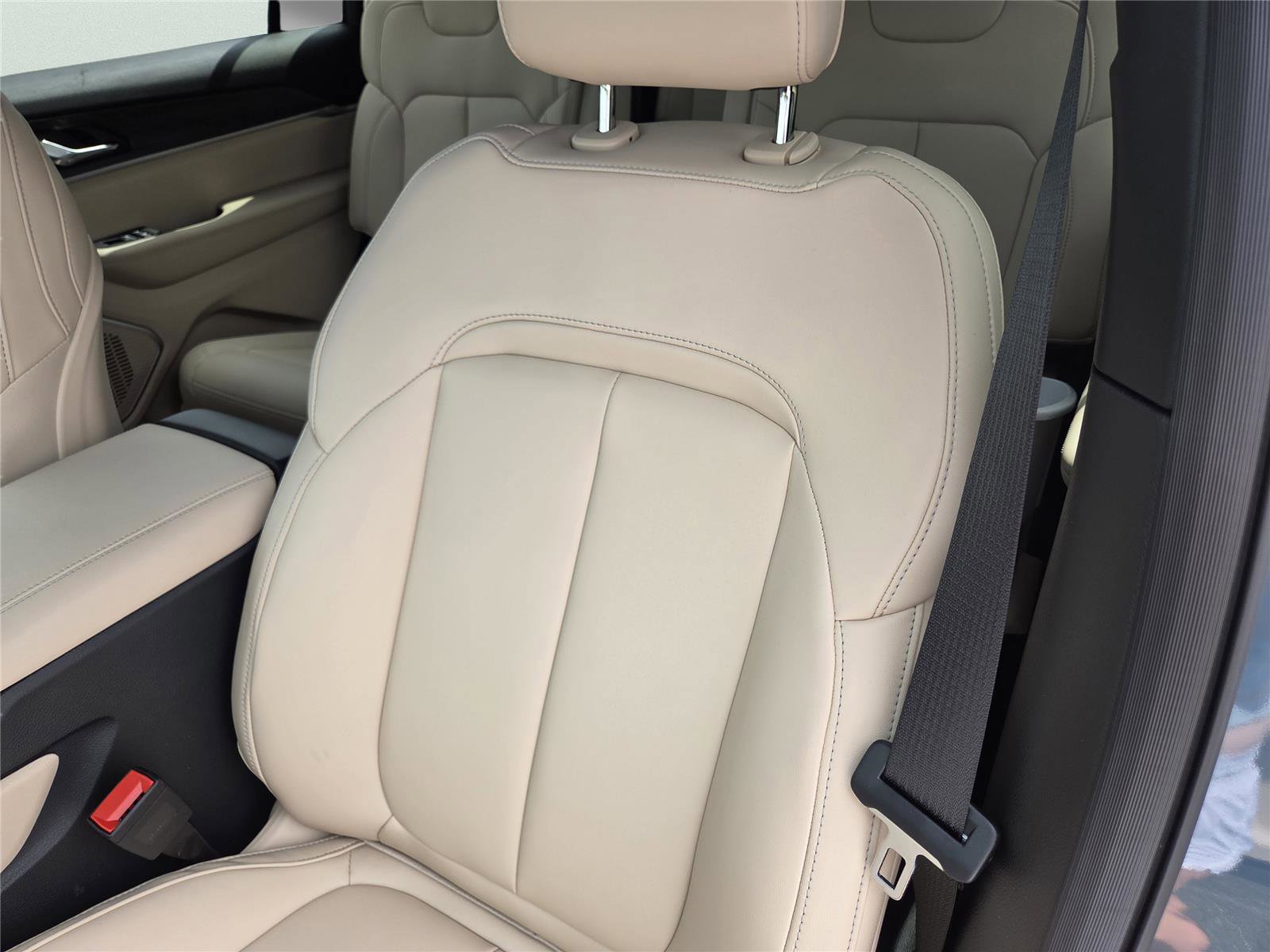 New 2026 Jeep Grand Cherokee L Limited image 19