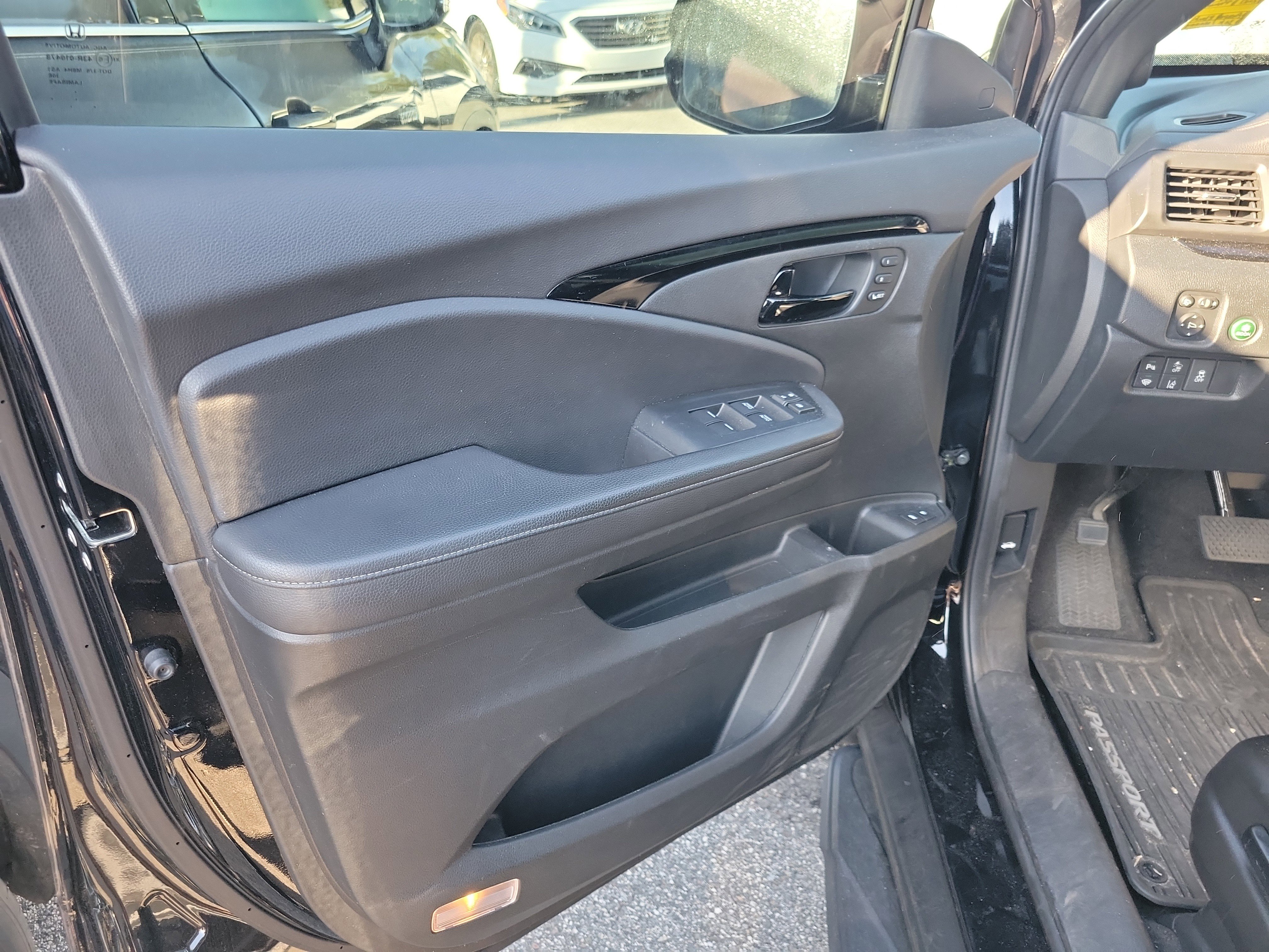Used 2023 Honda Passport Elite image 28