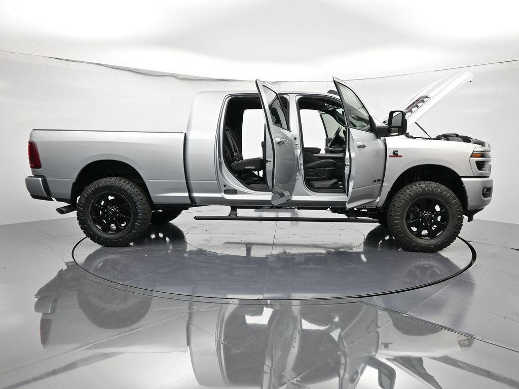 New 2026 RAM 2500 Laramie AWD/4WD image 29