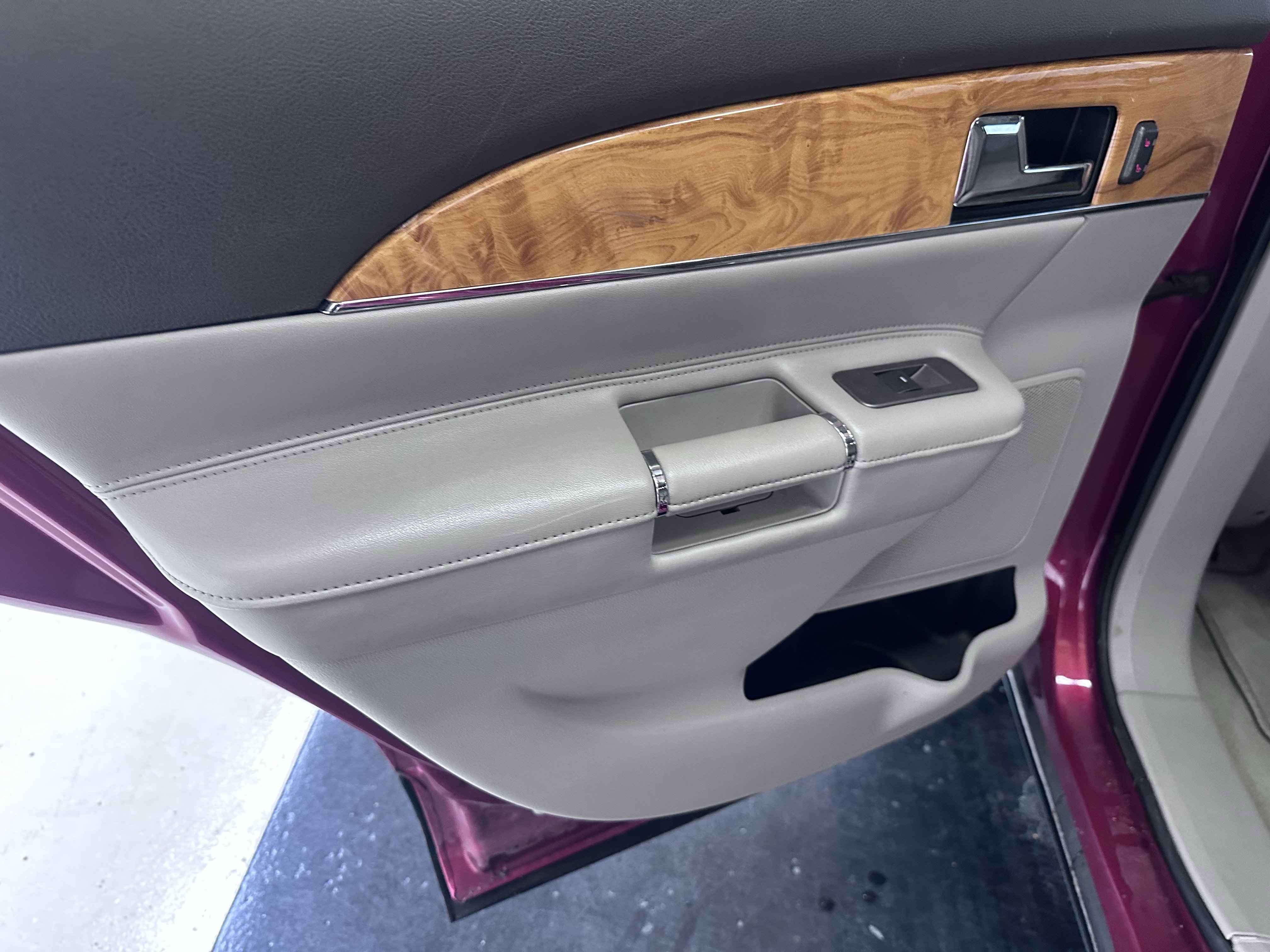 Used 2011 Lincoln MKX 2WD w/ 101A Rapid Spec Order Code image 27