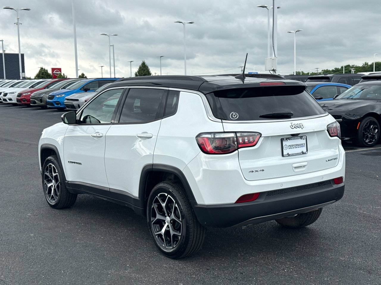 Used 2024 Jeep Compass Limited AWD/4WD image 5