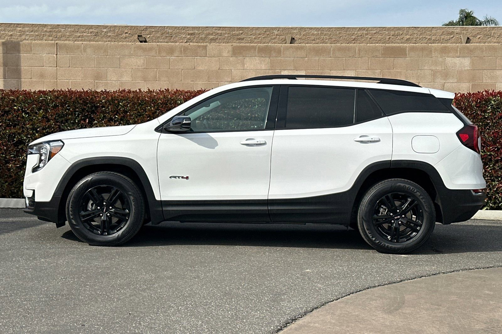 Certified 2023 GMC Terrain AT4 w/ Infotainment Package II image 7