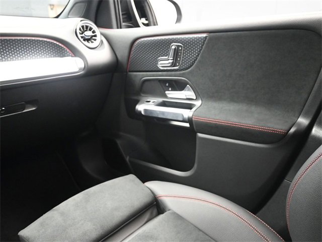 Used 2024 Mercedes-Benz EQB 250+ image 22