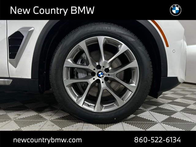 New 2026 BMW X5 xDrive50e w/ Climate Comfort Package image 9