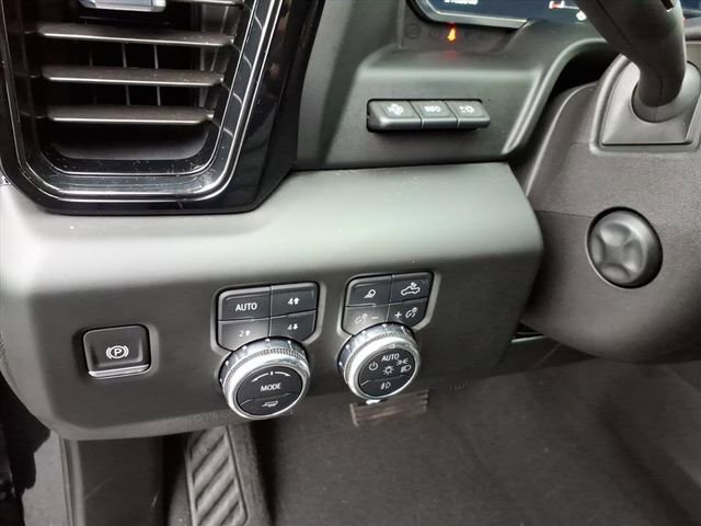 Used 2024 GMC Sierra 1500 AT4X image 29