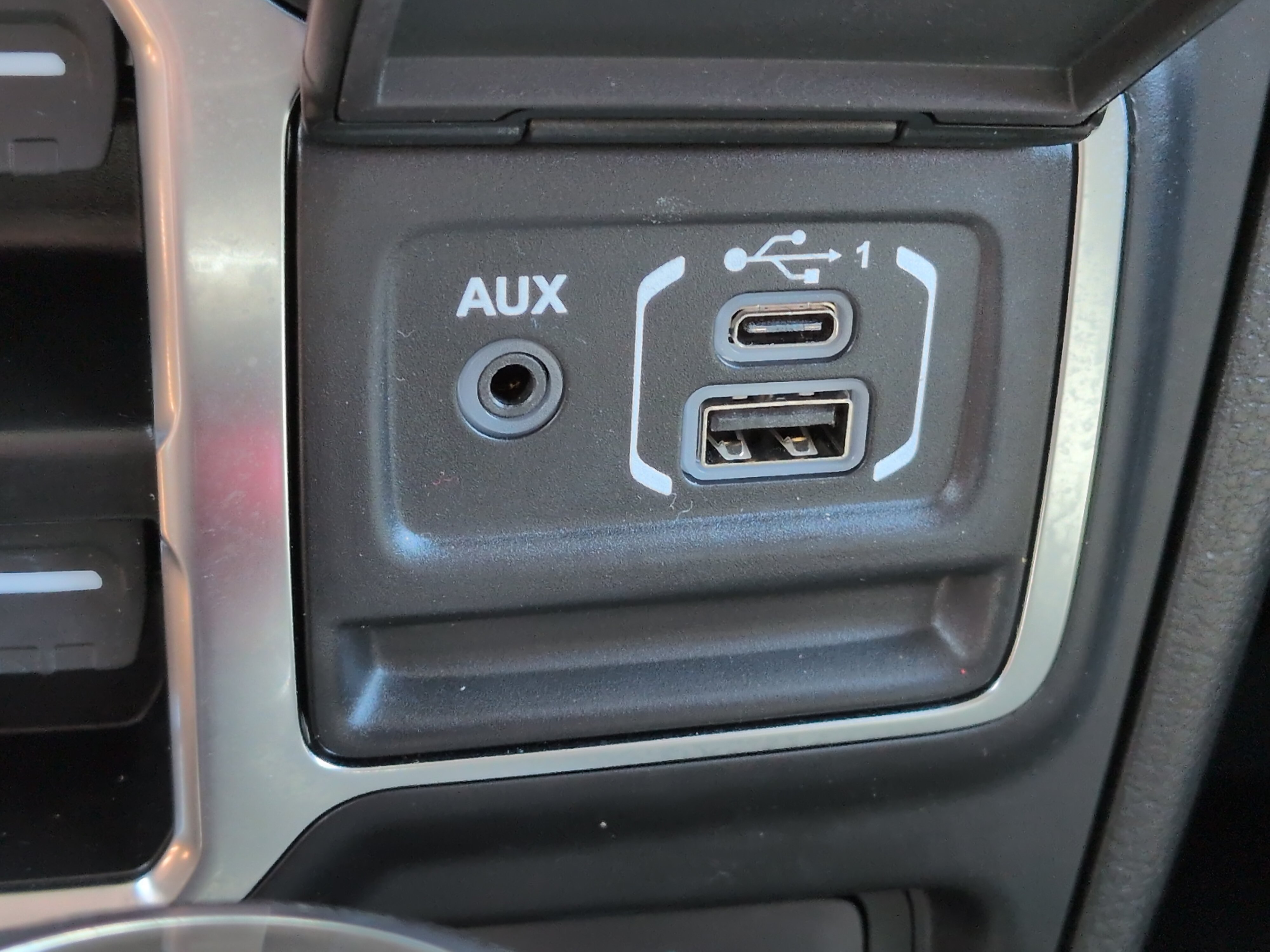 Used 2025 Jeep Gladiator Sport AWD/4WD image 19