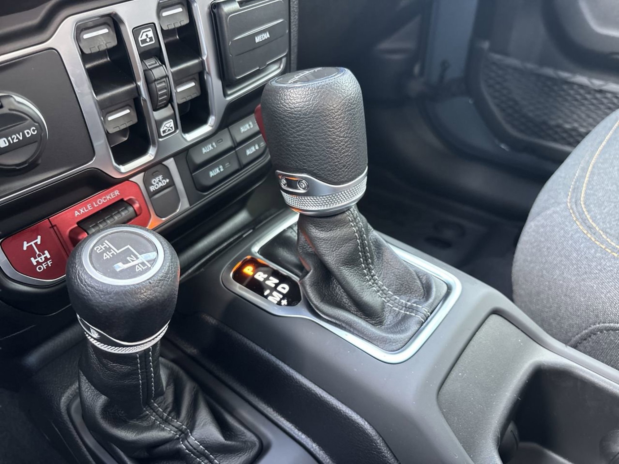 New 2025 Jeep Gladiator Willys image 24