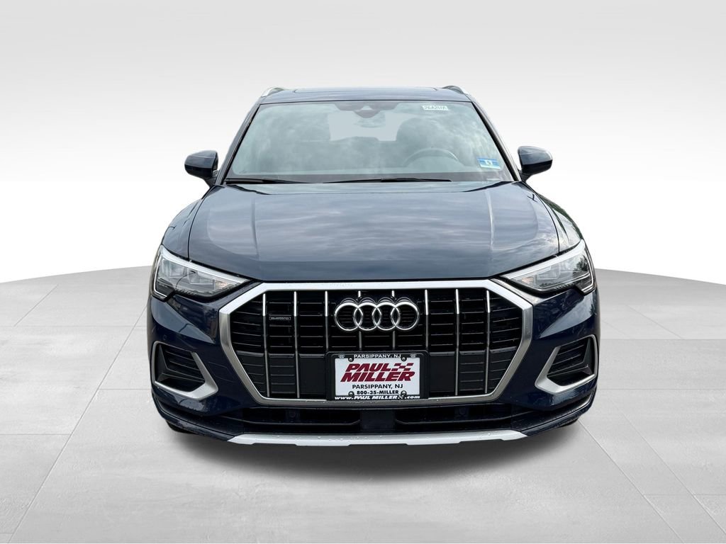 Used 2020 Audi Q3 2.0T Premium w/ Convenience Package AWD/4WD image 2