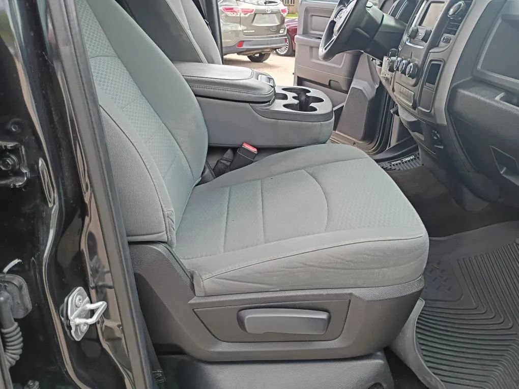 Used 2016 RAM 1500 Express w/ Black Ram 1500 Express Group RWD image 17