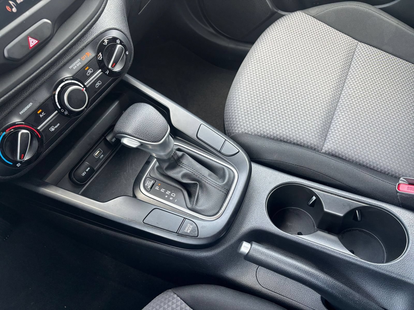 Used 2025 Kia Soul LX w/ LX Technology Package FWD image 39