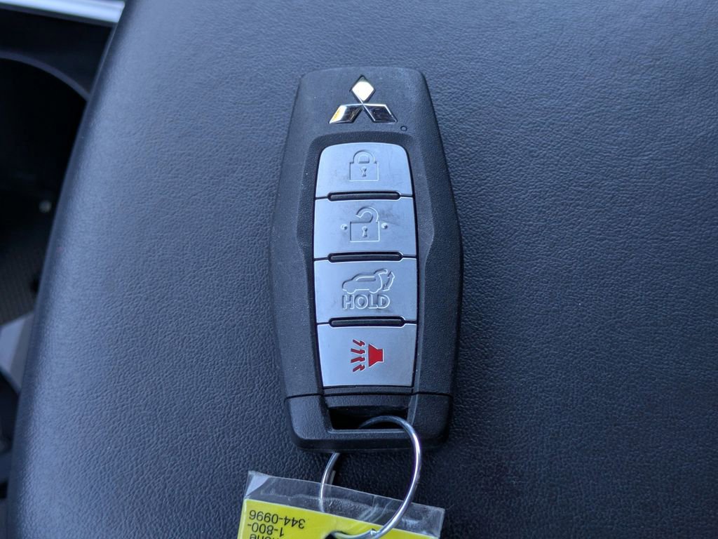 Used 2025 Mitsubishi Outlander SEL image 31