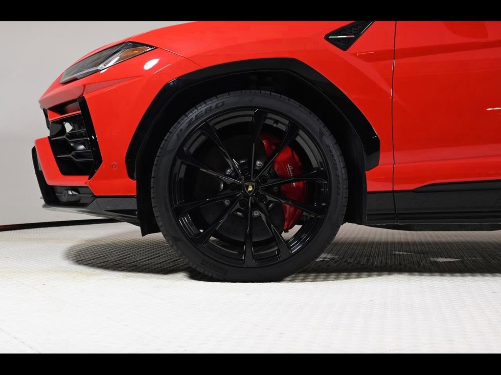 Used 2022 Lamborghini Urus image 31