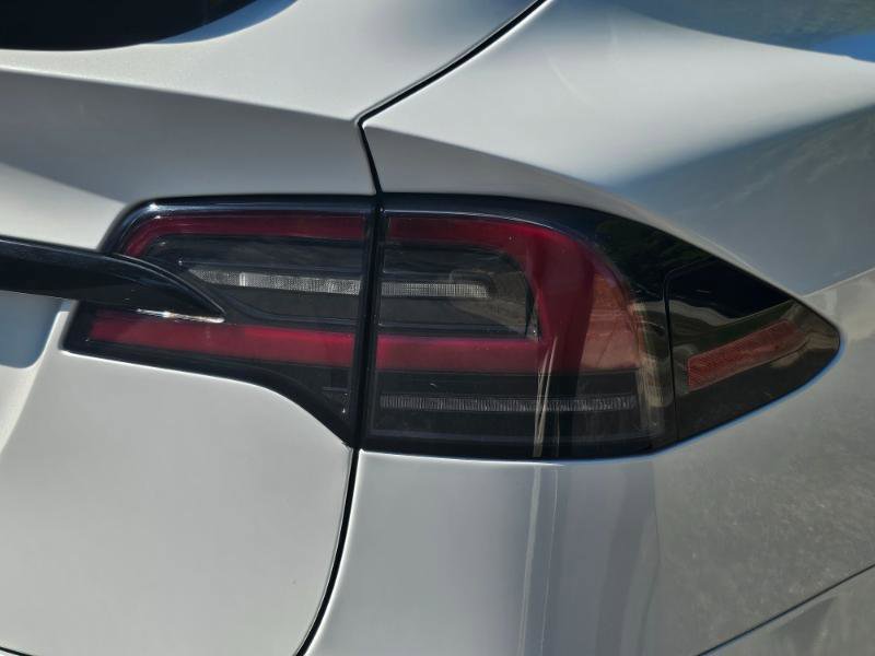 Used 2023 Tesla Model X image 30