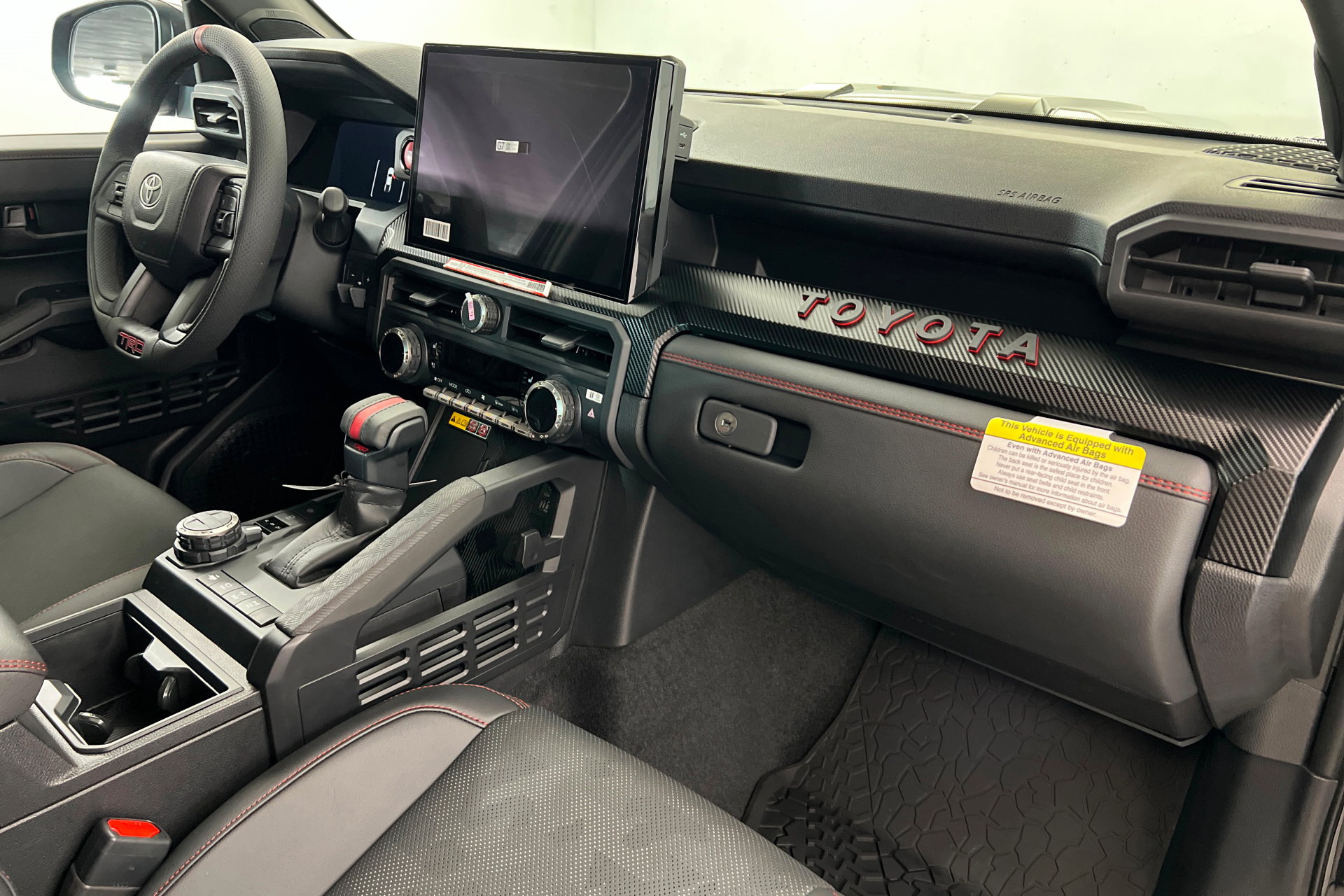 Certified 2025 Toyota Tacoma TRD Off-Road AWD/4WD image 24