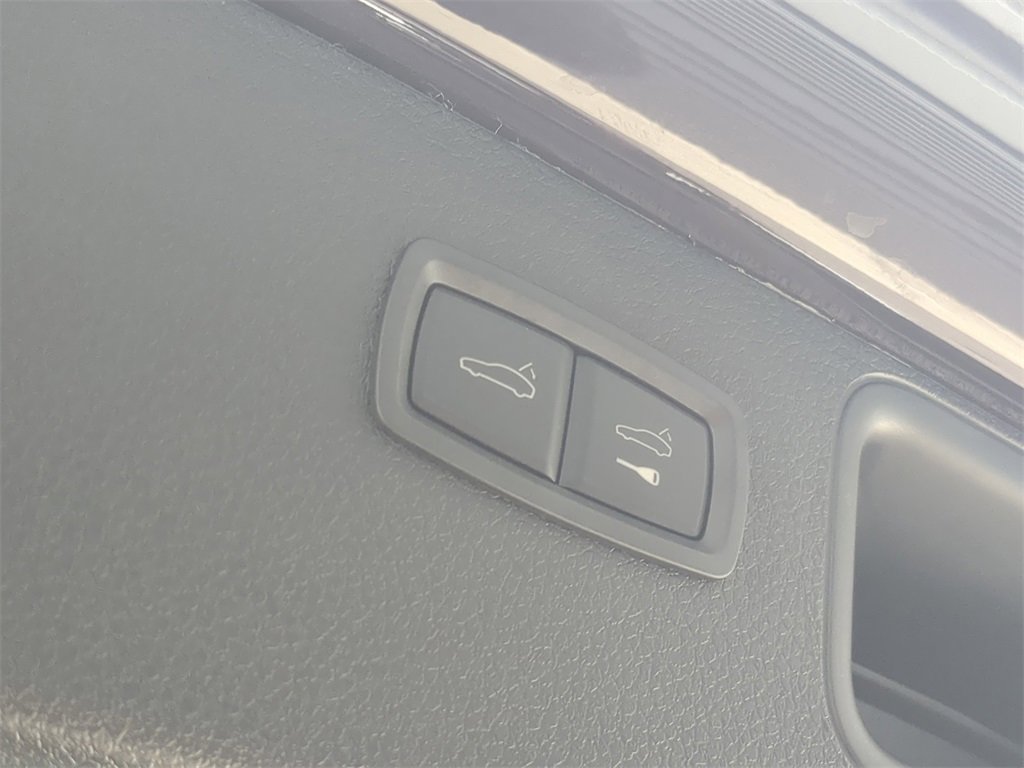 New 2026 Porsche Macan Turbo image 18