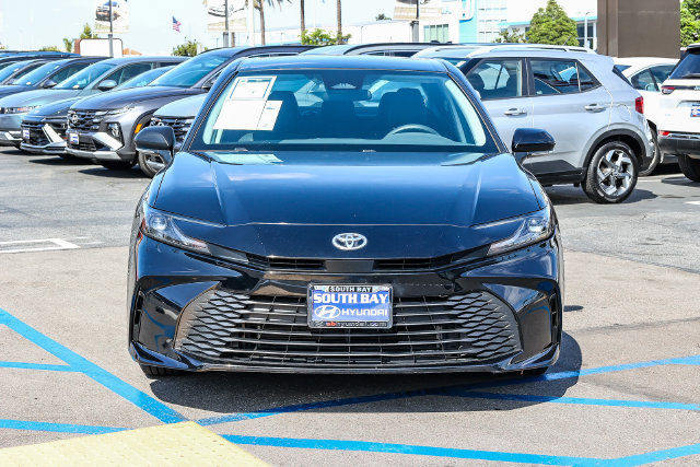 Used 2025 Toyota Camry LE FWD image 2