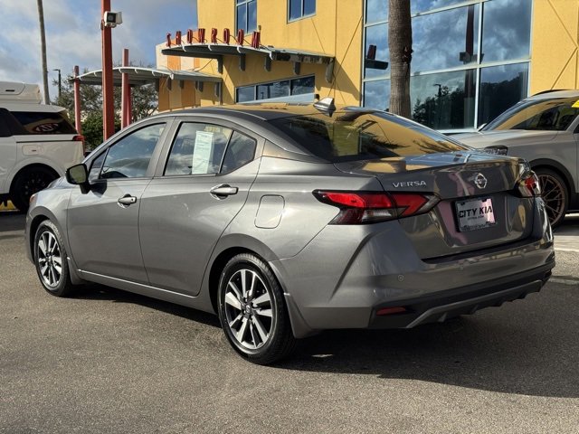 Used 2021 Nissan Versa SV image 3